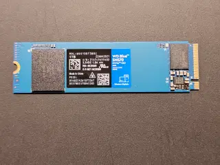 1 TB. SSD NVMe WD Blue 570 som ny