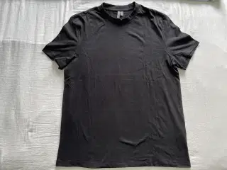 Ny Sort T-Shirt fra ASOS aldrig brugt, Ubrugt