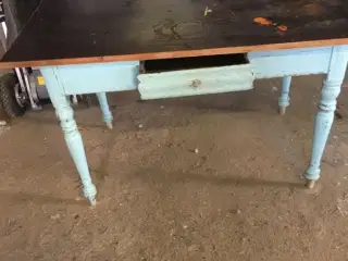 Gammel køkkenbord 120x73 cm