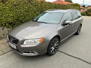 Nysynet & meget velkørende Volvo V70 D5 Aut. 
