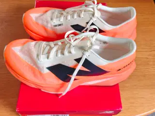 New Balance Rebel V4