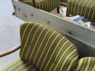 Antik sofa med stole