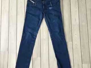 Diesel jeans str. W28 / L32 i cool mørkeblå denim