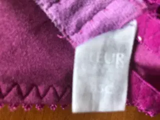 BH fra Fleur i lilla/pink med flotte blonder