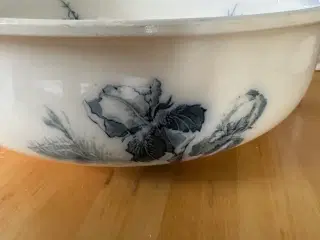Gammel servantestel sælges