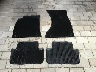 8 måtter til AUDI A4 - 4 gummi og 4 tekstil