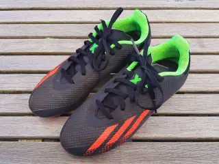 Adidas fodboldstøvler str. 38