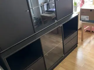 2 reoler i mørkt træ