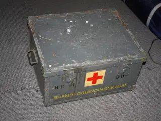 Flot  gammel brandforbindingskasse, med patina