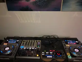 Pioneer CDJ-2000 nexus, Pioneer DJM 900 nexus 