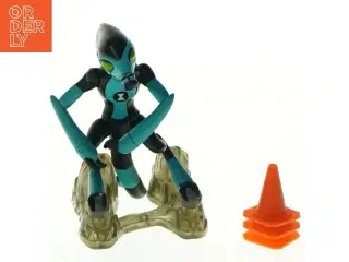 Ben 10 XLR8 Actionfigur af plastik med tilbehør (str. 10 cm)