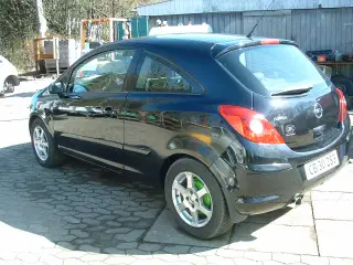 opel corsa D 1.4 SPORT