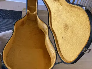 Kuffert til westernguitar, i god stand.