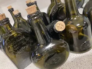 Akvavit flasker med årstal 