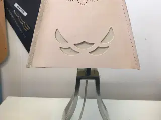 Håndlavet redesign lampe i læder og krom