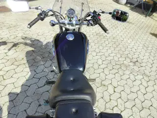 Susuki GZ 250 marauder