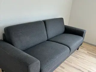 1 år gammel sofa sælges. Befinder sig i Gråsten 
