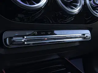 Mercedes EQA250  