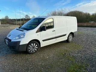 Expert i fin stand med træk