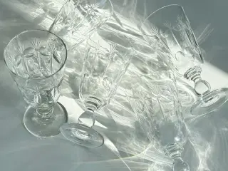 Krystalglas, pokalformede m slibninger, 5 stk samlet, NB