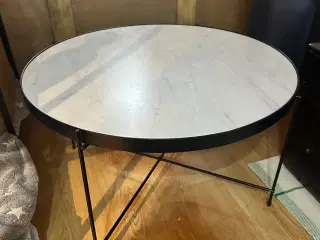 Sofabord med vendbar bordplade