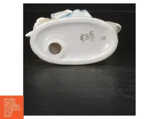 Porcelænsfigur af pige med kalv (str. 13 cm)