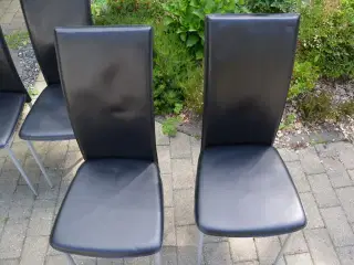 Materet glasbord med 4 stole