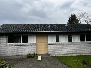 Sjældne tagsten sælges. 