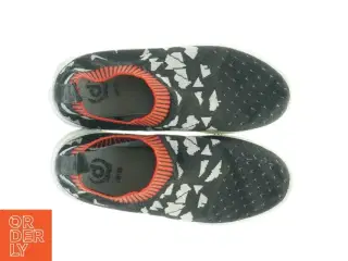 Sorte slip-on sneakers (str. 38)