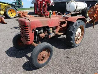 VETERAN TRAKTOR.