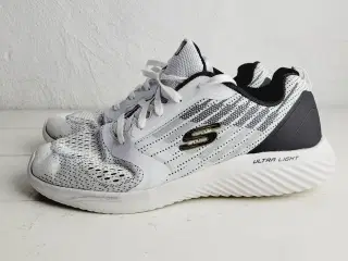 ⭐️- SKECHERS BOUNDER-VERKONA str. 44