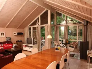 Rummeligt sommerhus kun 200 meter fra Storeb�lt til 8 personer ved T�rup Strand p� �stfyn