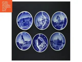 Sæt med 6 dekorative tallerkener (str. Ø. 8,5 cm. 6 styk) fra Aluminia