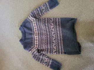 Hjemmestrikket lang trøje/cardigan