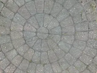 Rund flise terrasse i rød mix