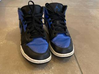 Nike Jordan 1 Mid Hyper royal