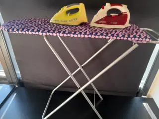 Strygebræt med 2 strygejern
