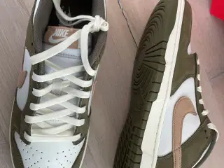 Nike Dunk Low Retro PRM 44