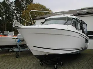 Jeanneau 695 Merry Fisher Serie2
