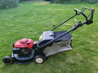Honda selvkørende Plæneklipper 