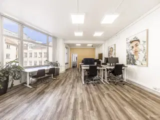 Lyst og højloftet lejemål på 290 m² i Latinerkvarteret