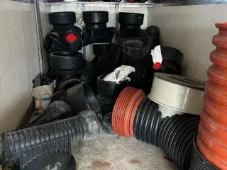 Diverse NYE PVC brønde og rør Forskellige modeller og størrelser