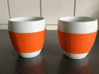 2 Pavina krus med orange siliconegreb