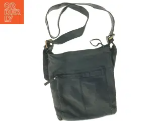 Sort Crossbody skuldertaske i læder fra Bella Moda (str. 20 x 22 cm)