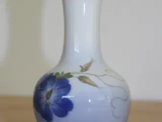 Lille vase med blomster fra Royal Copenhagen
