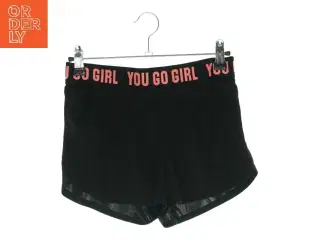 Shorts fra H&M (str. 146)