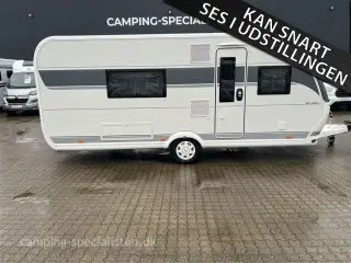 2026 - Hobby De Luxe 495 WFB   2025 Hobby 495 WFB De Luxe - se den senere hos Camping-Specialisten.dk i Silkeborg