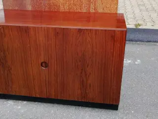 Palisander skænk med trækud låger