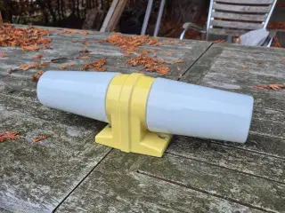 Gul badeværelseslampe fra Ifö