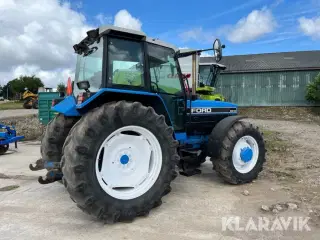 Traktor Ford 8240